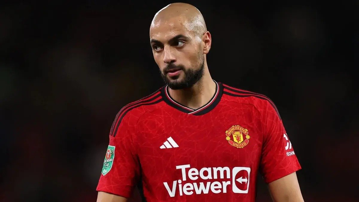 Sofyan Amrabat has been having a tough time on loan at Manchester United. United lost 3-1 to Manchester City on Sunday, and the 27-year-old came off the bench for the last eight minutes. However, he made an expensive mistake that let Erling Braut Haaland score. He moved from Fiorentina to Manchester United on loan for £7.7 million last summer. For £17 million plus an extra £4.2 million, they can make the move permanent. But the Premier League giants probably won't use that choice because the Moroccan hasn't been very good. TuttoMercatoWeb says the player will go back to Florence in June unless something "unexpected" happens. There's no reason to sign Amrabat. He joined Fiorentina in 2020 and became an important part of the first team right away. Some of the best teams in Europe were interested in him after how well he played in the 2022 World Cup. When Man United beat out other teams to sign him last summer, it looked like they got a real gem. But getting the Moroccan has turned out to be a huge disappointment. He has played left back and defensive center for the team, but manager Erik ten Hag hasn't been happy with how he's done. This season, he has played in 21 games across all categories but hasn't scored or set up any goals. The Morocco international has only played in one game since the beginning of the year, and that was United's FA Cup win over Nottingham Forest.