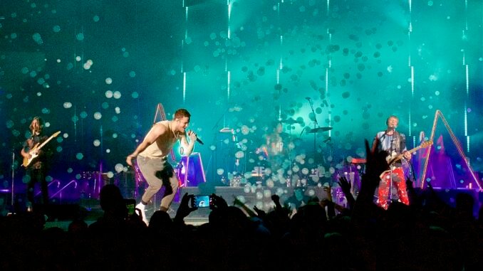 1200px-Imagine_Dragons_-_Uncasville_CT_-_November_2017_-_2
